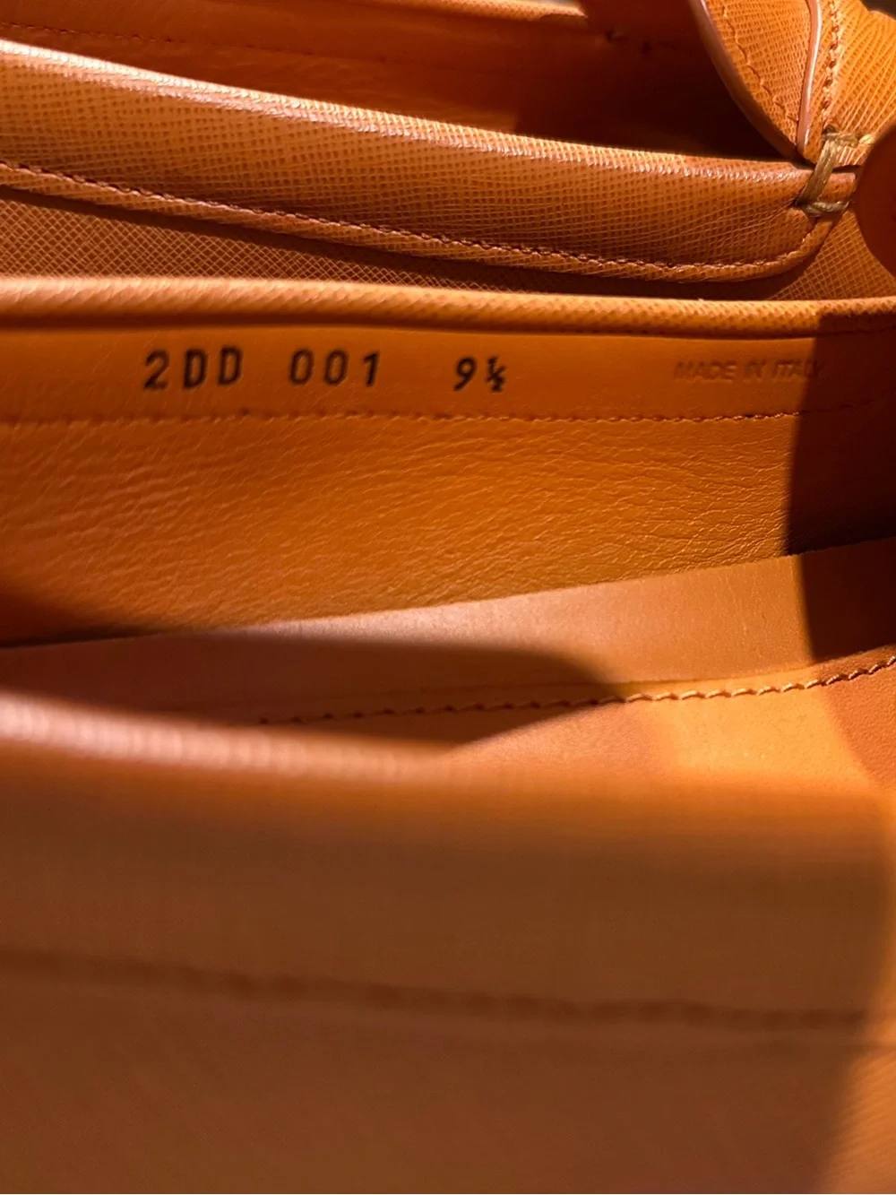 Prada selling my